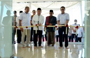 Saat Gubernur Jambi, Al Haris meresmikan Masjid Nameira Hamidah, di Desa Teluk Jambi, Kecamatan Taman Rajo.