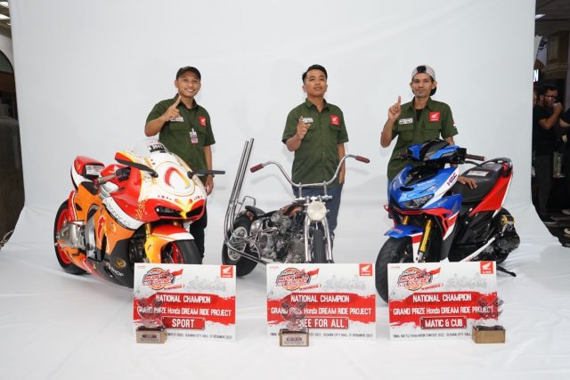 Para peraih gelar National Champions Honda Modif Contest 2022 (kiri-kanan): Gema Merdeka Goeyardi-Jakarta pemenang kategori Sport, Dewa Putu Putra Pratama-Bali modifikator terbaik kelas Free For All (FFA), dan Ruslan-Makassar, terbaik pada kelas Matic & Cub. Foto: Ist