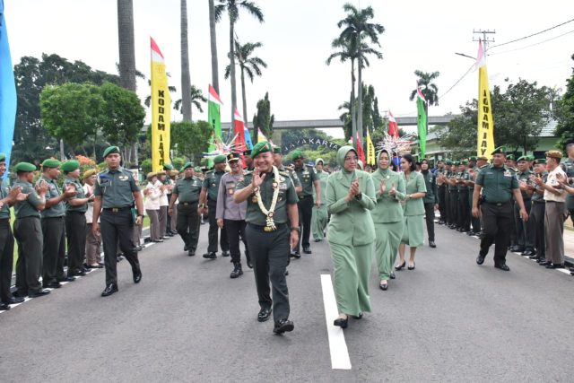 Jenderal TNI Dudung Abdurachman, didampingi Rahma Dudung Abdurachman saat meresmikan Museum Jayakarta dan serta tiga gedung hasil renovasi, Rabu (21/12/2022).