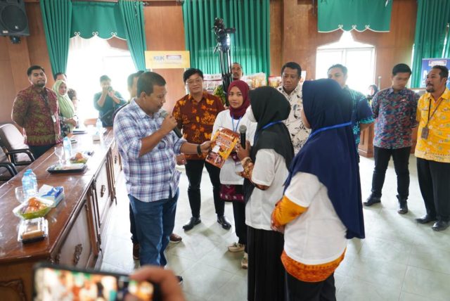 Pelatihan penguatan UMKM oleh Indomaret di ruang pola Kantor Bupati Tanjungjabung Timur, Jambi, Kamis (19/01/2023).