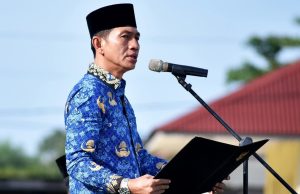 Pimpin Upacara Hardiknas ke-78, Bupati Fadhil Arief Bacakan Amanat Kemendikdasmen